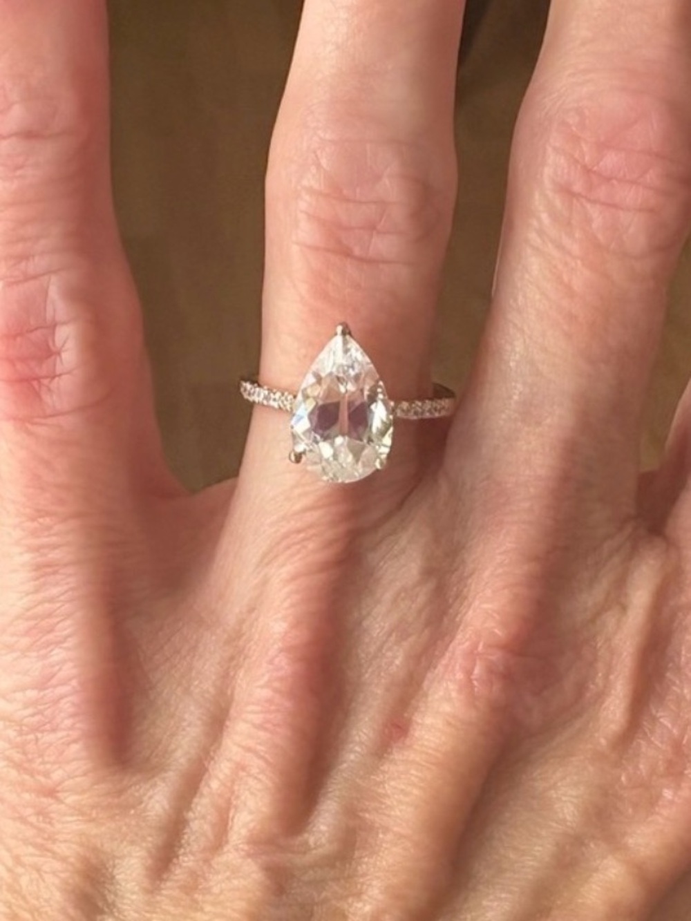 Watch Video / 14k Gold Solitaire Ring